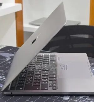 New Laptop Apple MacBook Pro 2020 M1 16GB Apple M1 Pro SSD 512GB