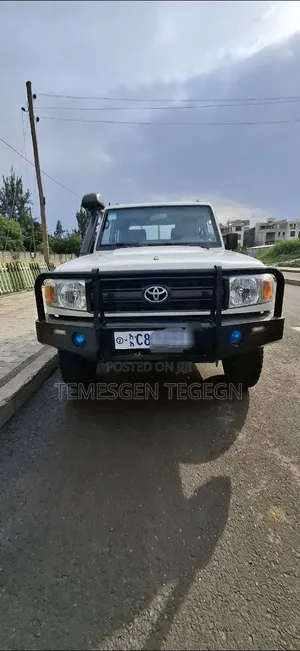 Toyota Land Cruiser 2019 White
