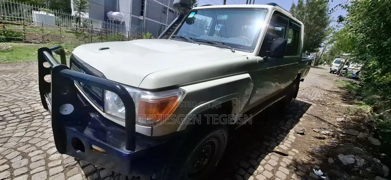 Toyota Land Cruiser 2019 White