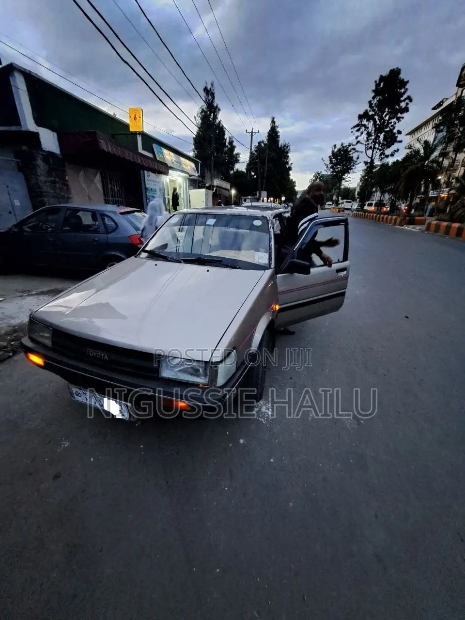 Toyota Corolla 1986 Gold