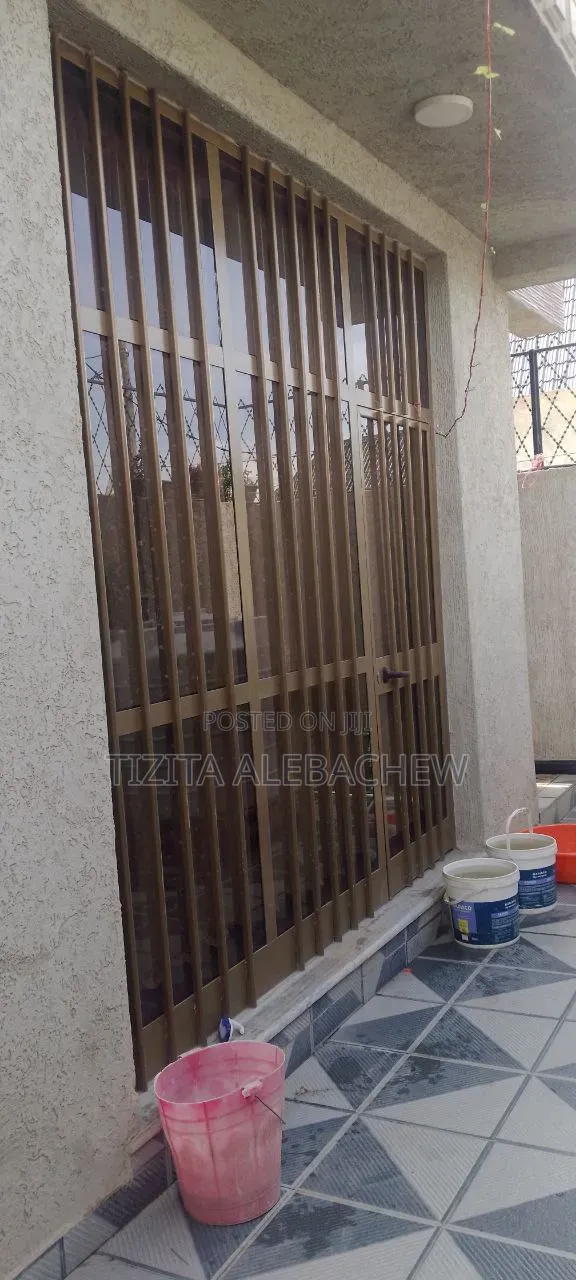 Furnished 5bdrm House in Dukem Polis Sefer, East Shewa for sale
