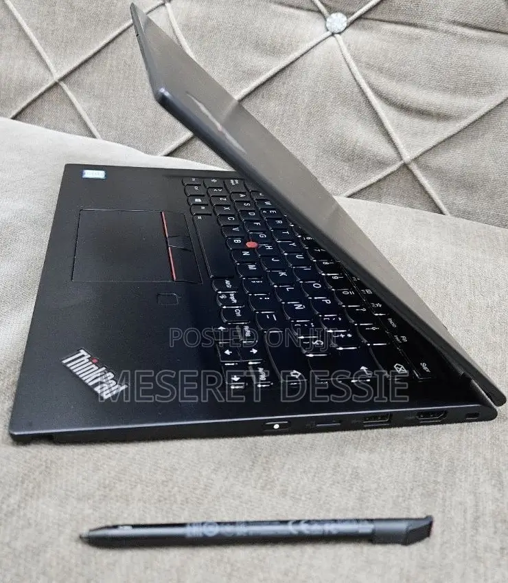 New Laptop Lenovo Yoga 330 16GB Intel Core i7 SSD 512GB