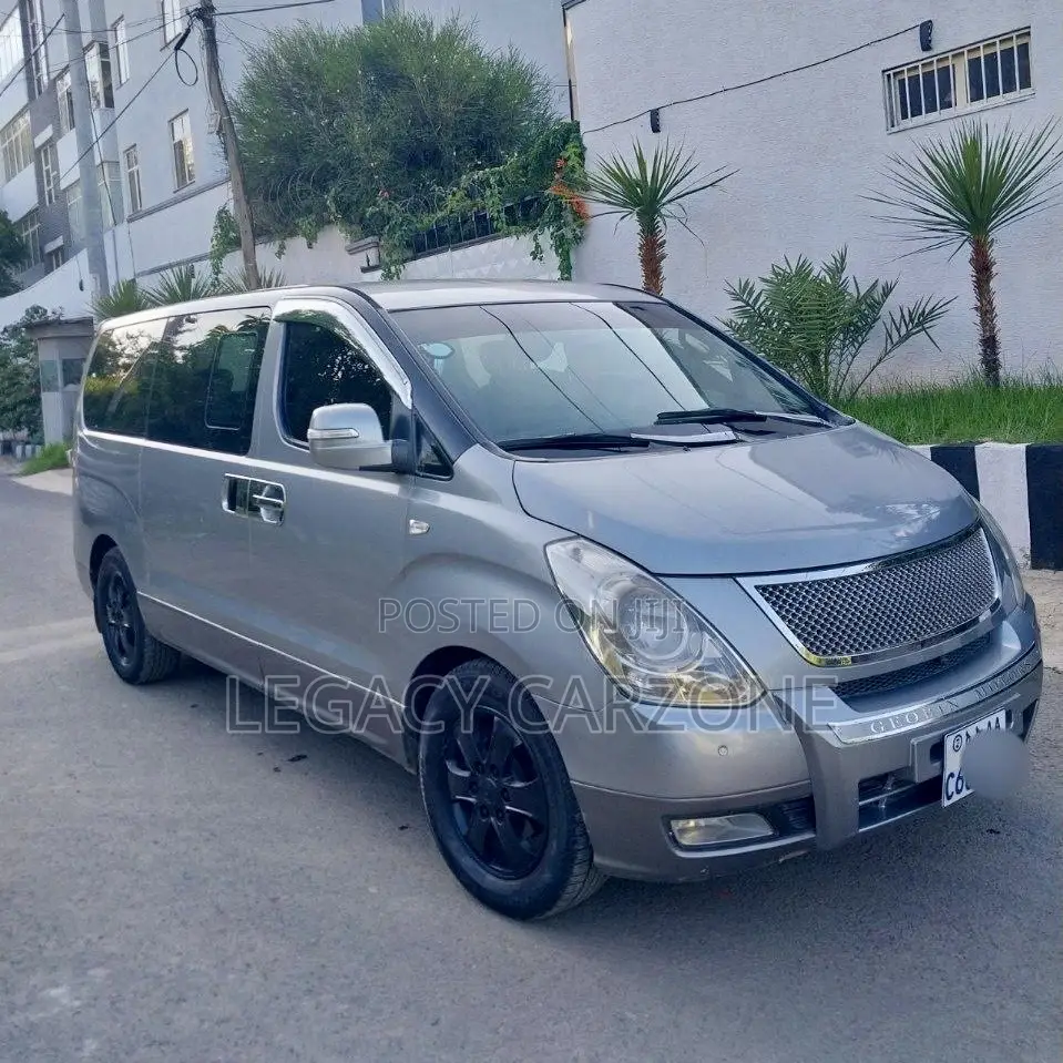 Hyundai Starex 2013 Silver