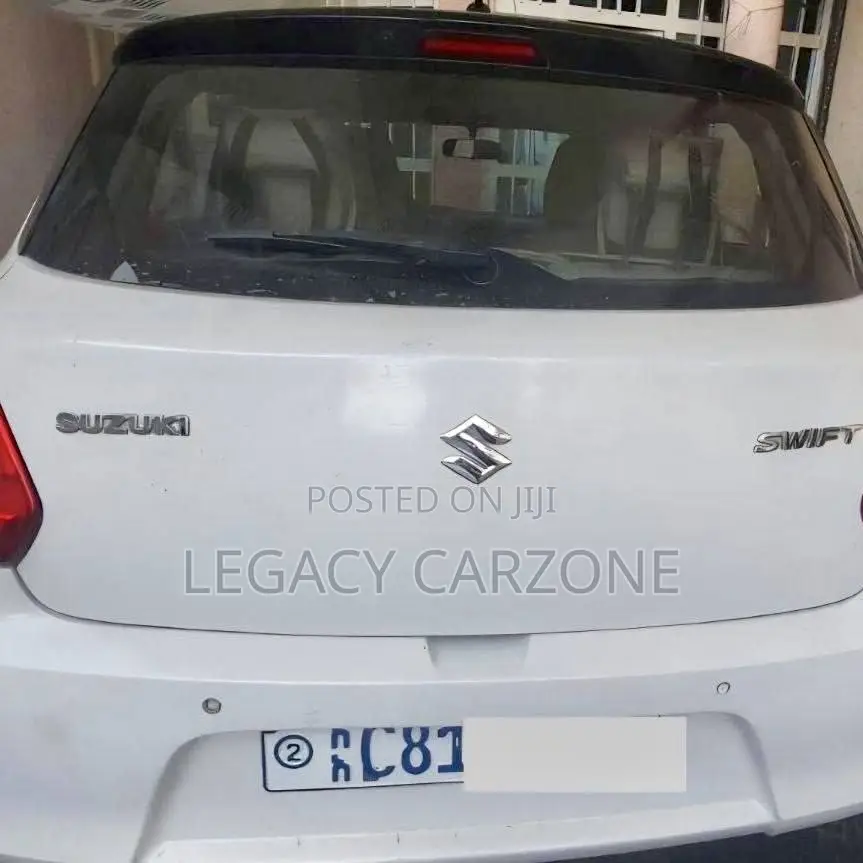 Suzuki Swift 2022 White