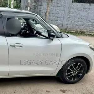 Suzuki Swift 2022 White