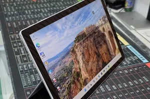 New Laptop Microsoft Surface 16GB Intel Core i7 SSD 512GB