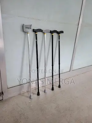Walking Stick for Versatile Mobility Support螉峛cane in a Darker Shade