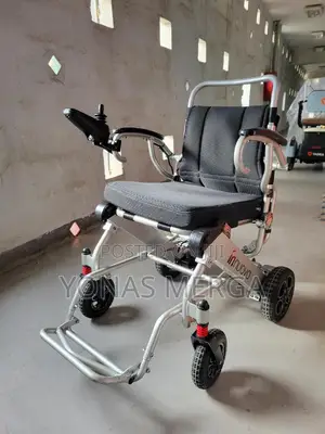 Motorized Wheelchair东又battery Life Unlimited the Range Compared