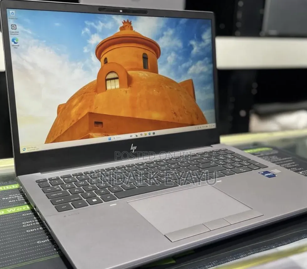 New Laptop HP ZBook Studio 32GB Intel Core i9 SSD 512GB