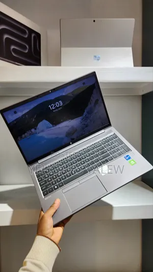 New Laptop HP ZBook Studio G8 16GB Intel Core i7 SSD 512GB