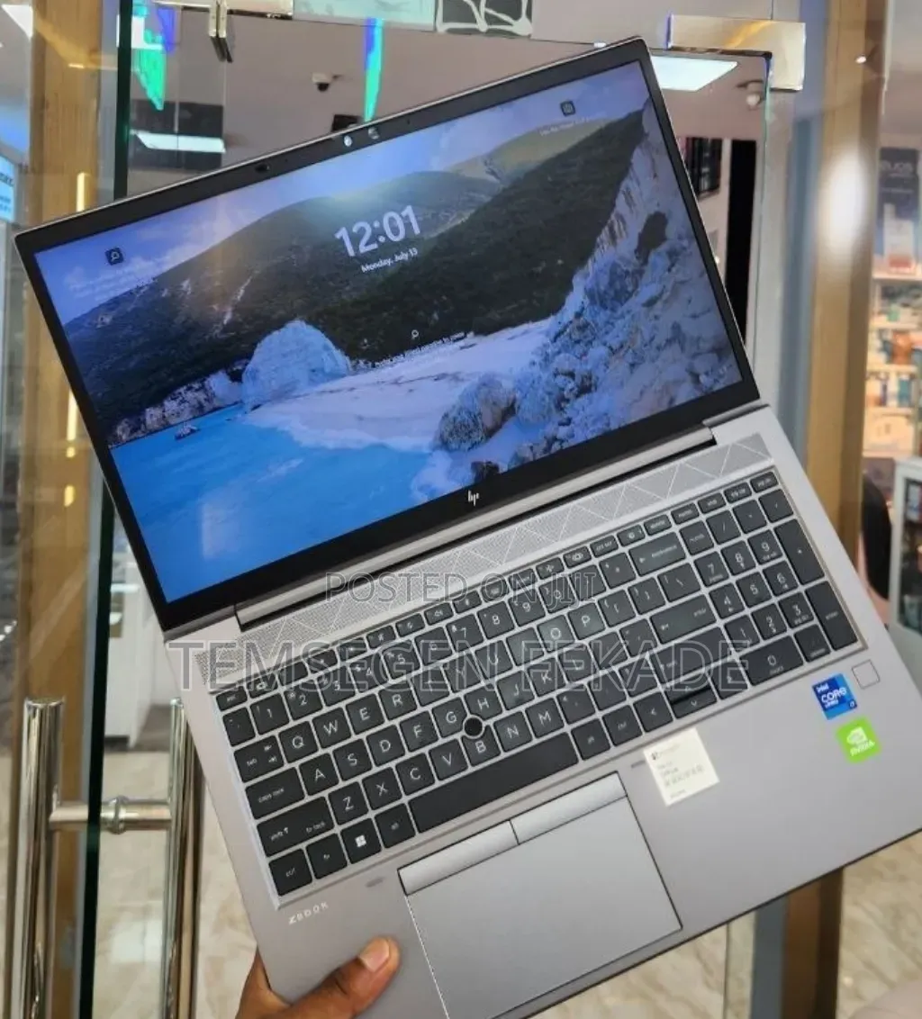 New Laptop HP ZBook 15 16GB Intel Core i7 SSD 512GB