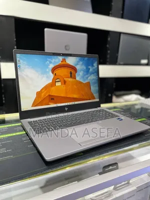 New Laptop HP ZBook 15 32GB Intel Core i9 SSD 512GB