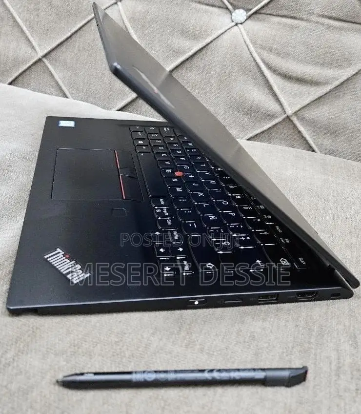 New Laptop Lenovo Yoga 330 16GB Intel Core i7 SSD 512GB