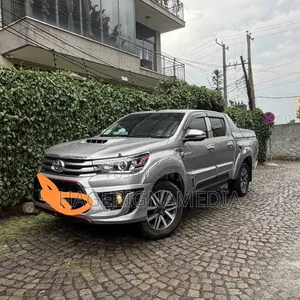 Toyota Hilux 2017 Gray