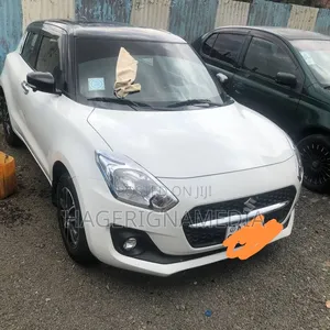 Suzuki Swift 2023 White
