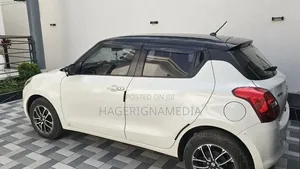 Suzuki Swift 2023 White