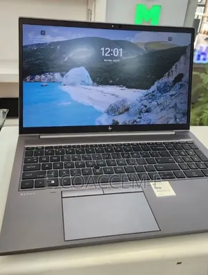 New Laptop HP ZBook Firefly G8 16GB Intel Core i7 SSD 512GB