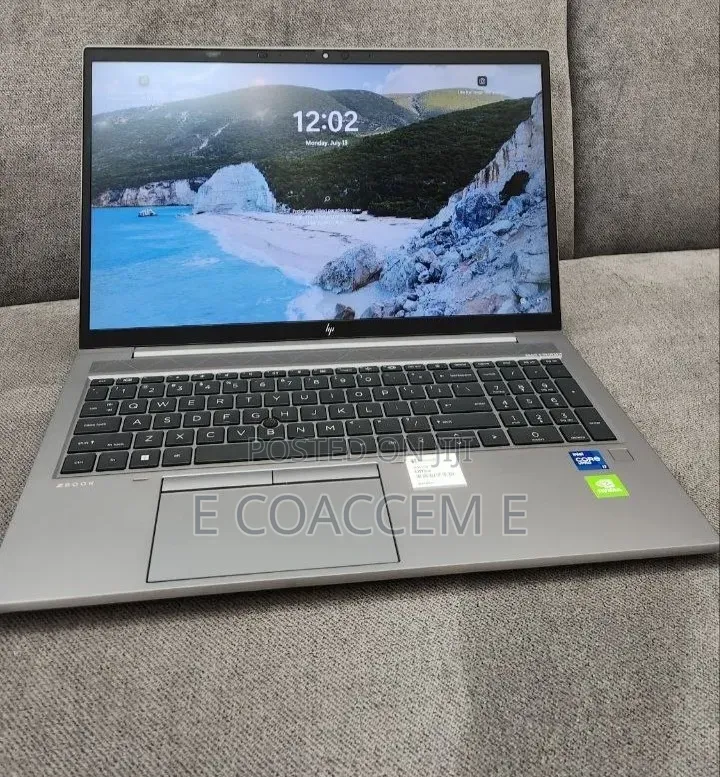 New Laptop HP ZBook Firefly G8 16GB Intel Core i7 SSD 512GB