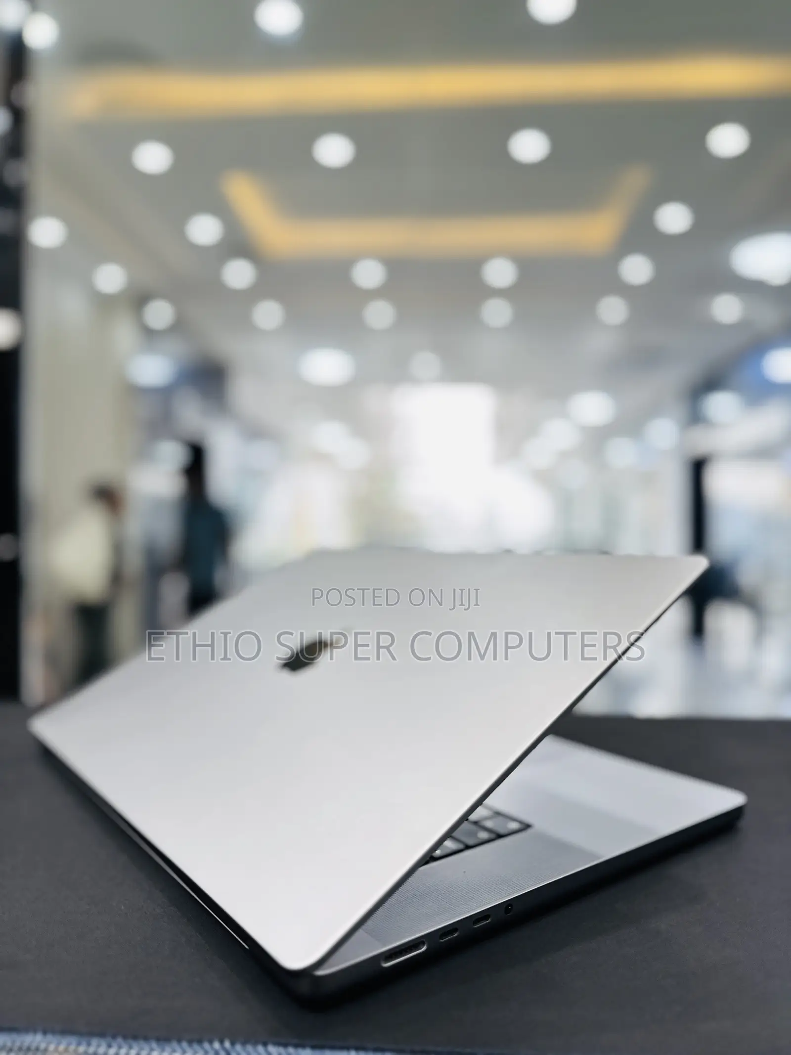 Laptop Apple MacBook Pro 2021 M1 16GB Apple M1 Pro SSD 512GB
