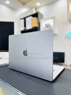 Laptop Apple MacBook Pro 2021 M1 16GB Apple M1 Pro SSD 512GB