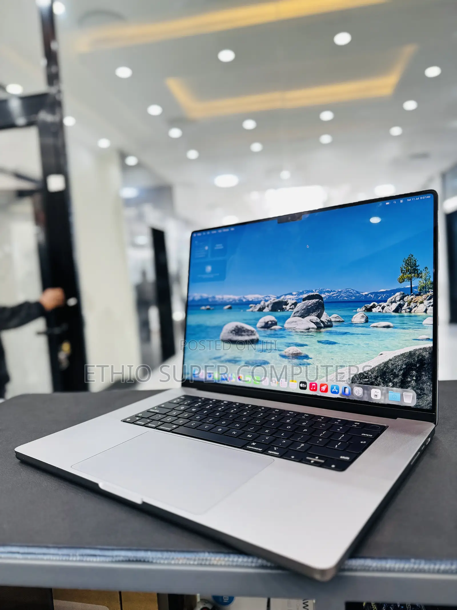 Laptop Apple MacBook Pro 2021 M1 16GB Apple M1 Pro SSD 512GB