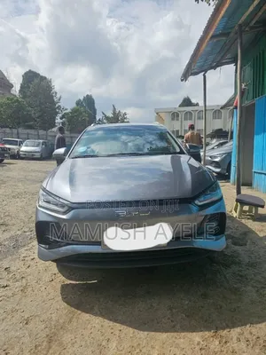 New BYD E2 43 kWh 94 hp FWD 2025 Silver
