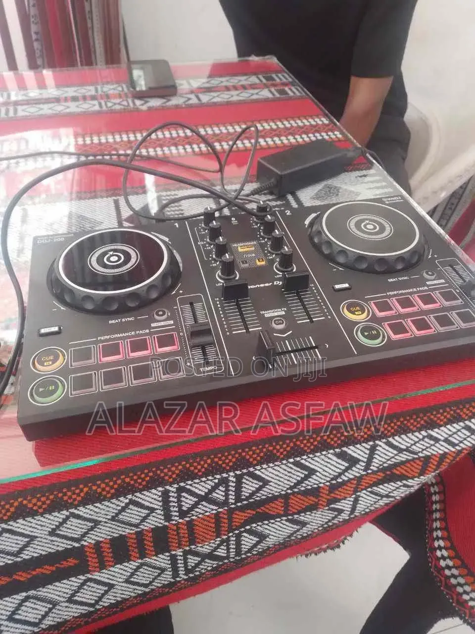 DDJ-200 Modern and Smart Dj Mixer.
