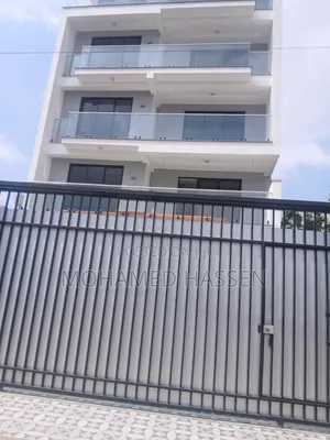 4bdrm Shared Apartment in Apartament House, Bole for rent
