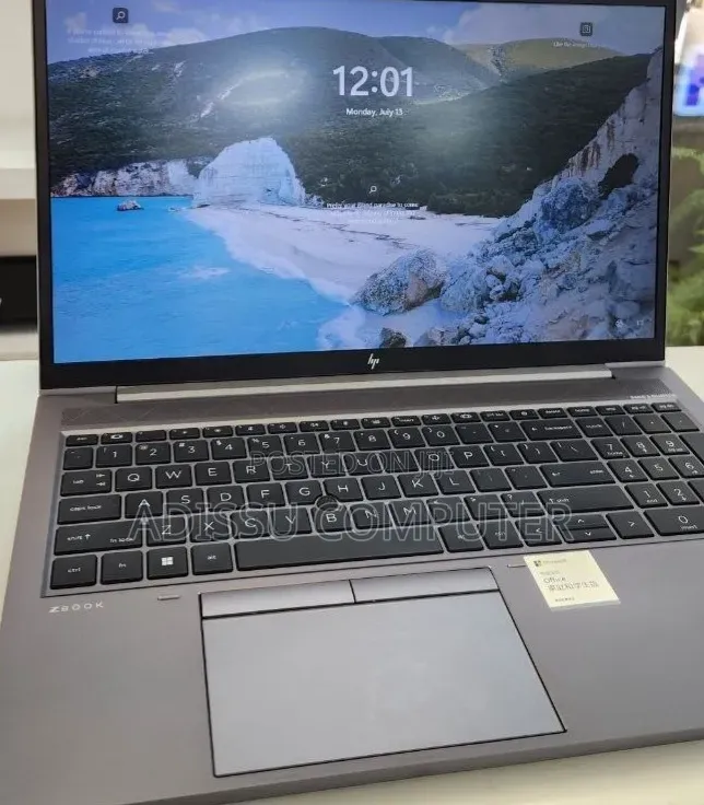New Laptop HP 240 G8 16GB Intel Core i7 SSD 512GB