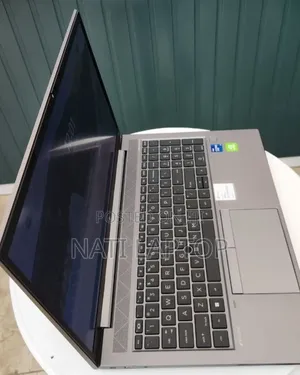 New Laptop HP ZBook Firefly G8 16GB Intel Core i7 SSD 512GB