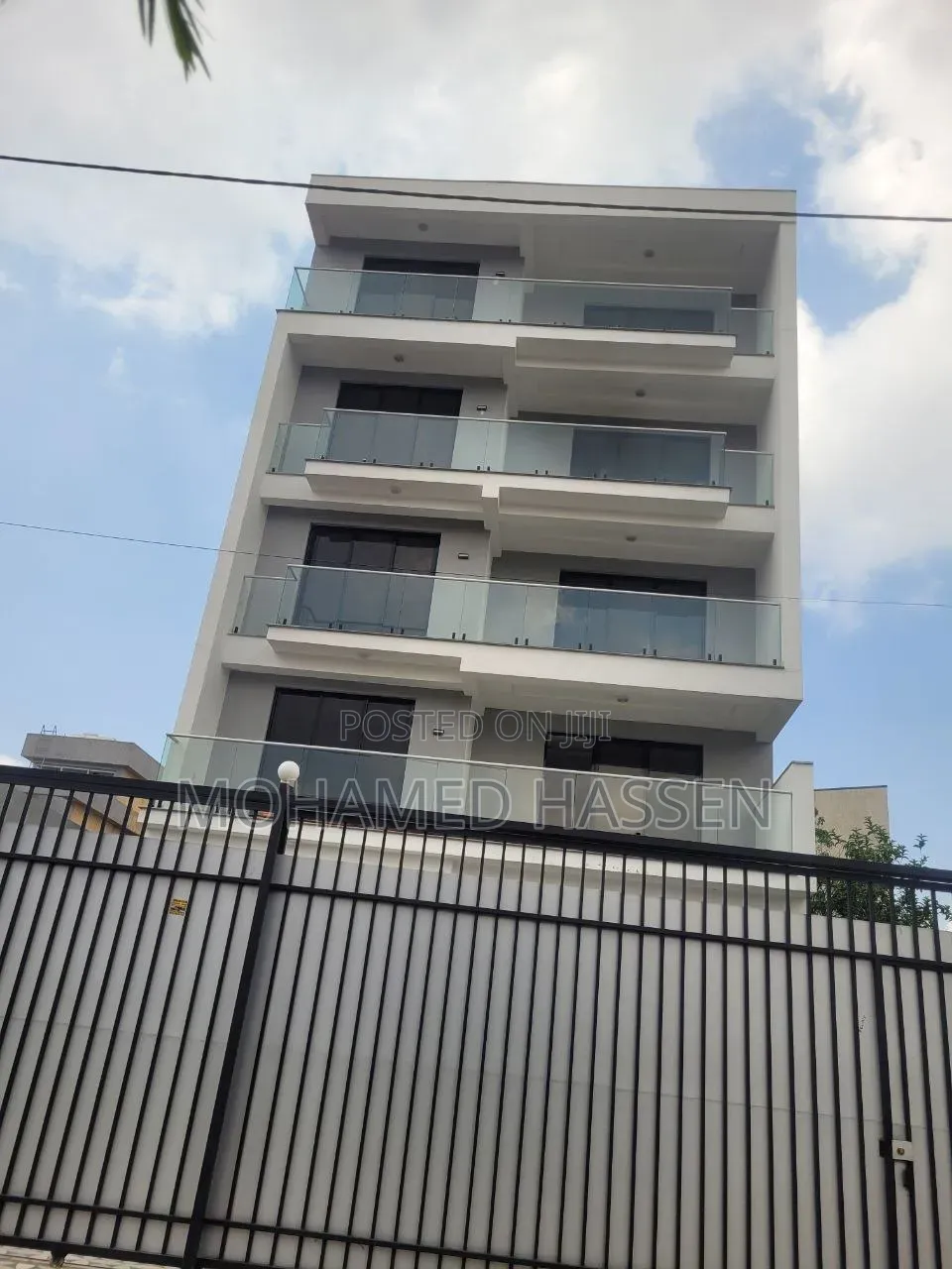 4bdrm Shared Apartment in Apartament House, Bole for rent