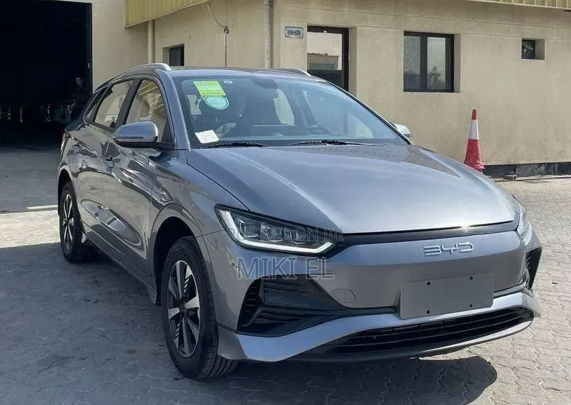 New BYD E2 43 kWh 94 hp FWD 2025 Gray