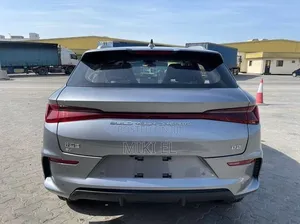 New BYD E2 43 kWh 94 hp FWD 2025 Gray