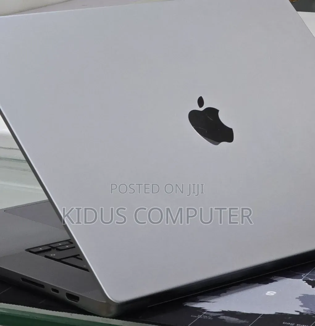 New Laptop Apple MacBook Pro 2021 M1 Max 32GB Apple M1 SSD 1T