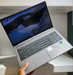 New Laptop HP ZBook Firefly G8 16GB Intel Core i7 SSD 512GB