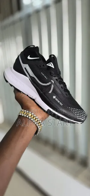 Nike Gortex Fexon Water Proof Sneakers for You Made in Vietnam