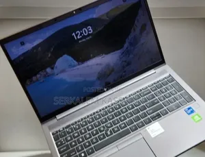 New Laptop HP ZBook Firefly G8 16GB Intel Core i7 SSD 512GB