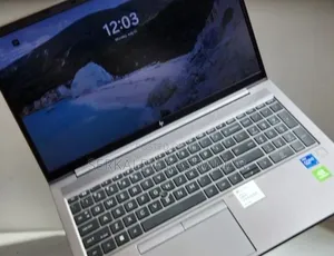 New Laptop HP ZBook Firefly G8 16GB Intel Core i7 SSD 512GB