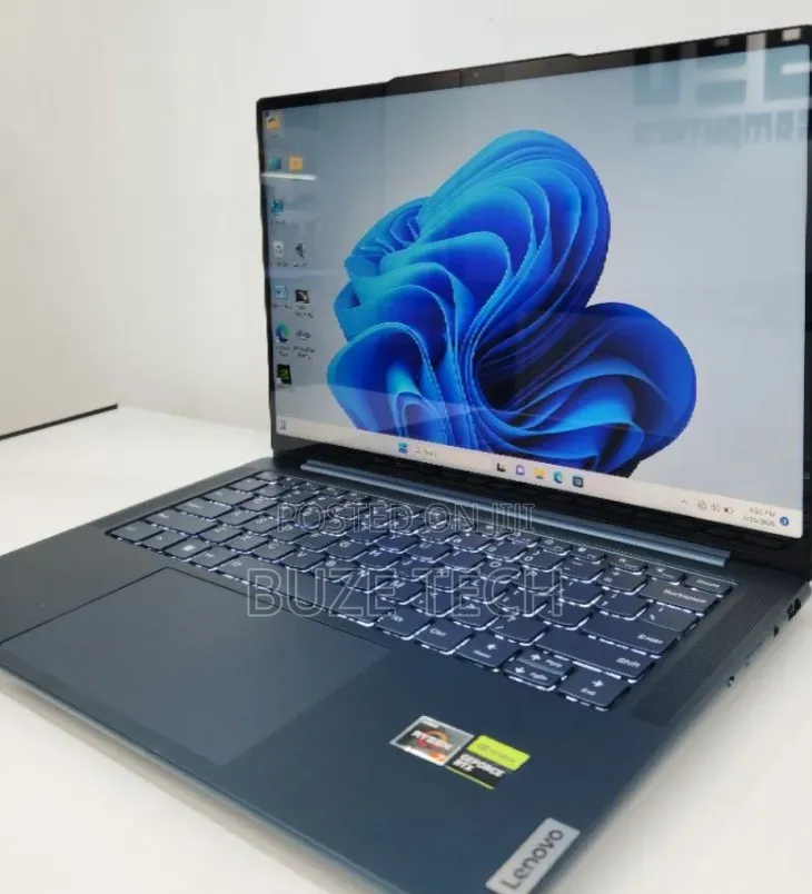 New Laptop Lenovo 16GB AMD Ryzen 7 SSD 512GB