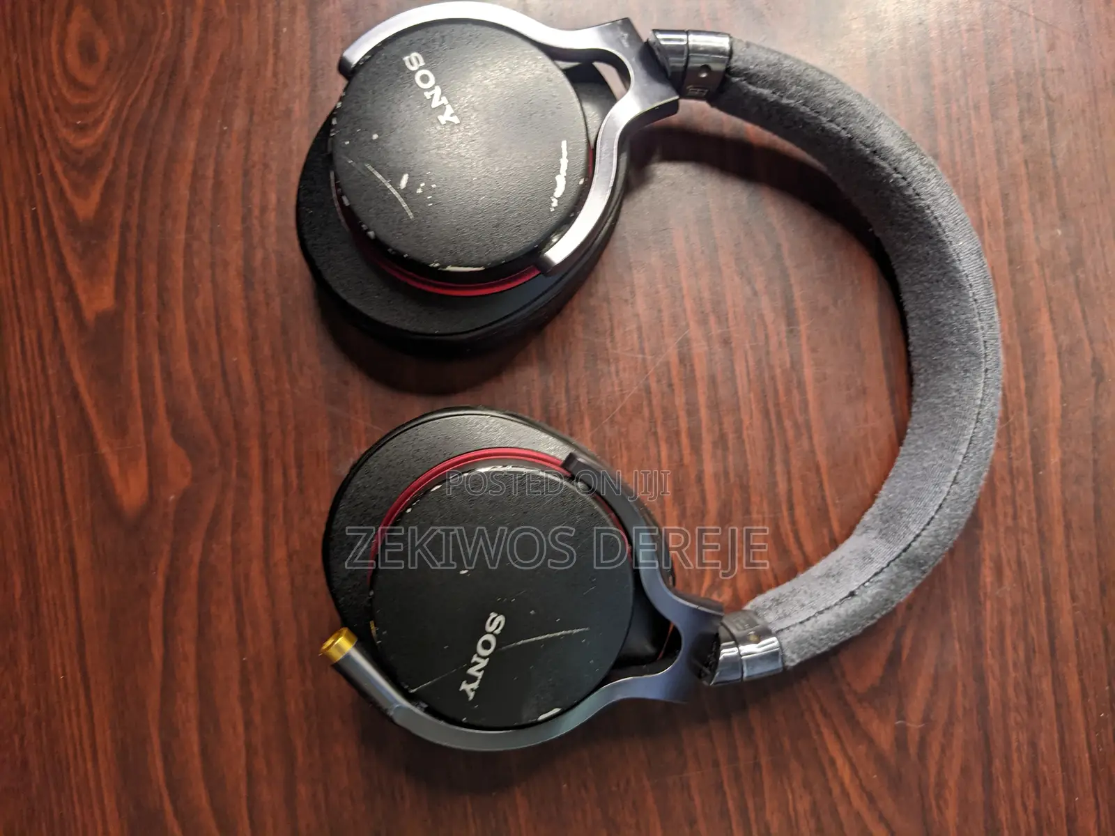 Over-Ear Studios Headphone