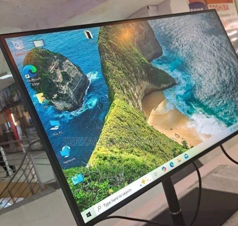 Brand New Lenovo 27" Inch Frameless Monitor 2022/23 B