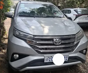 Toyota Rush 2022 Silver