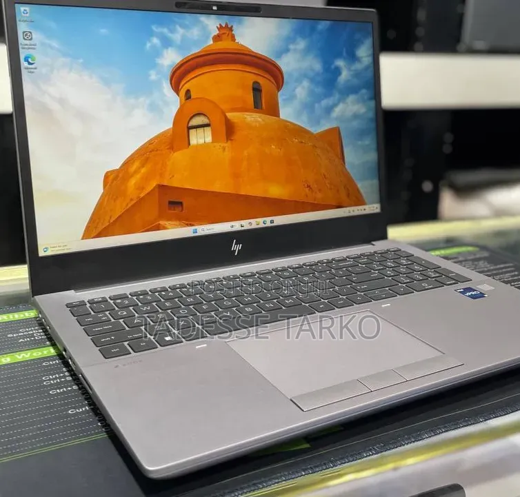 New Laptop HP ZBook 15 32GB Intel Core i9 SSD 512GB
