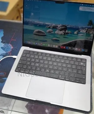 New Laptop Apple MacBook Pro 2021 M1 16GB Apple M1 Pro SSD 512GB