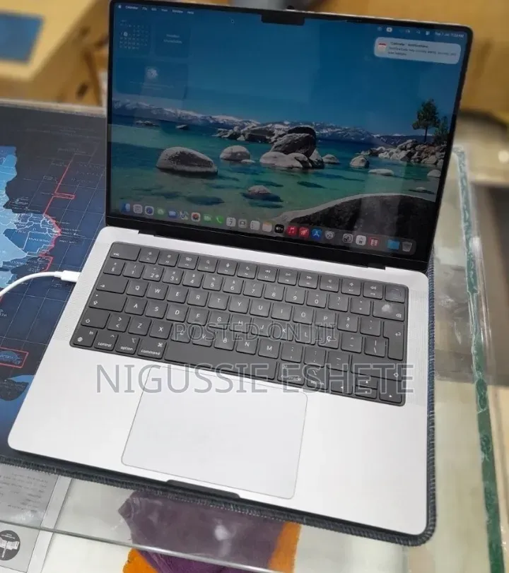 New Laptop Apple MacBook Pro 2021 M1 16GB Apple M1 Pro SSD 512GB