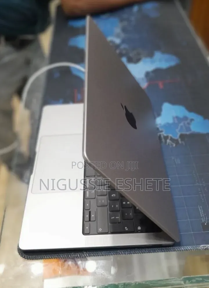 New Laptop Apple MacBook Pro 2021 M1 16GB Apple M1 Pro SSD 512GB