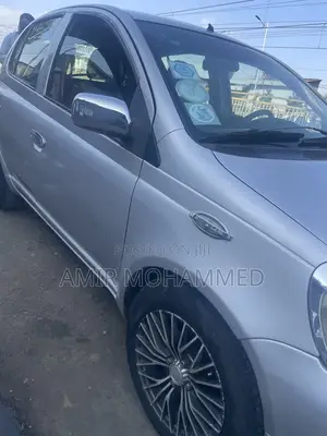 Toyota Vitz 2001 Silver