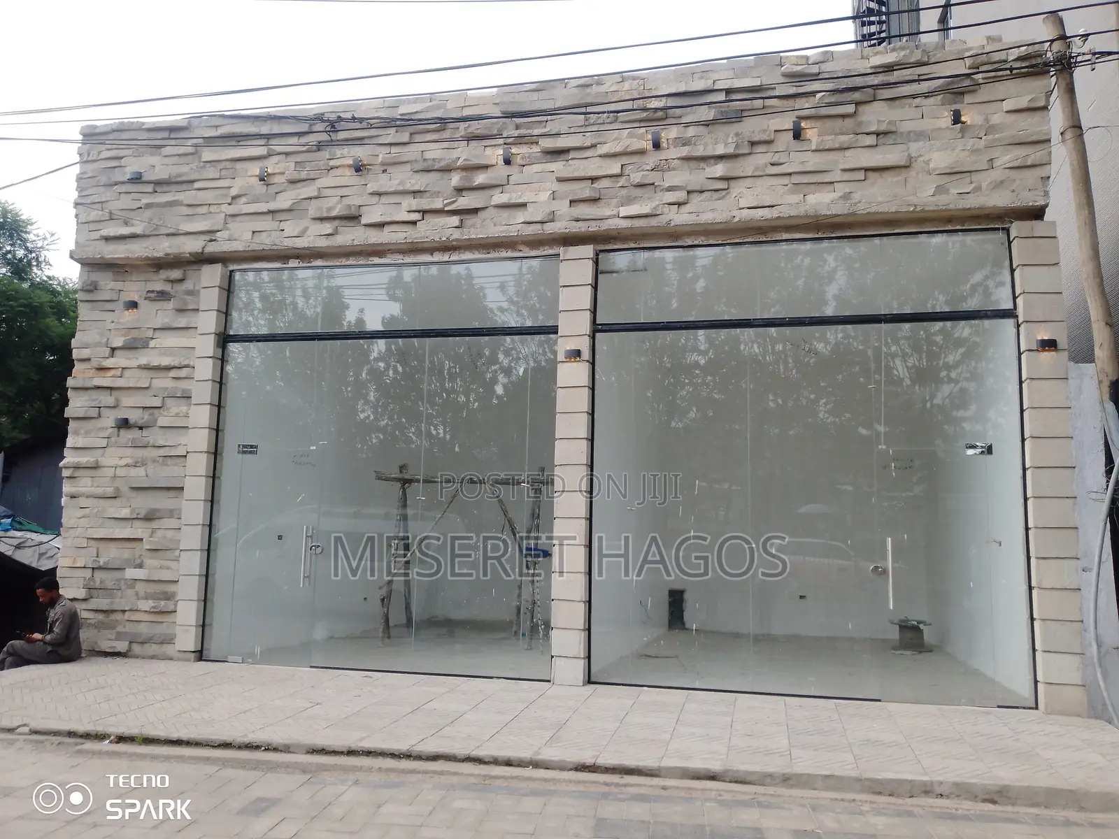 Rent Shop for Any Purpose Lamberet