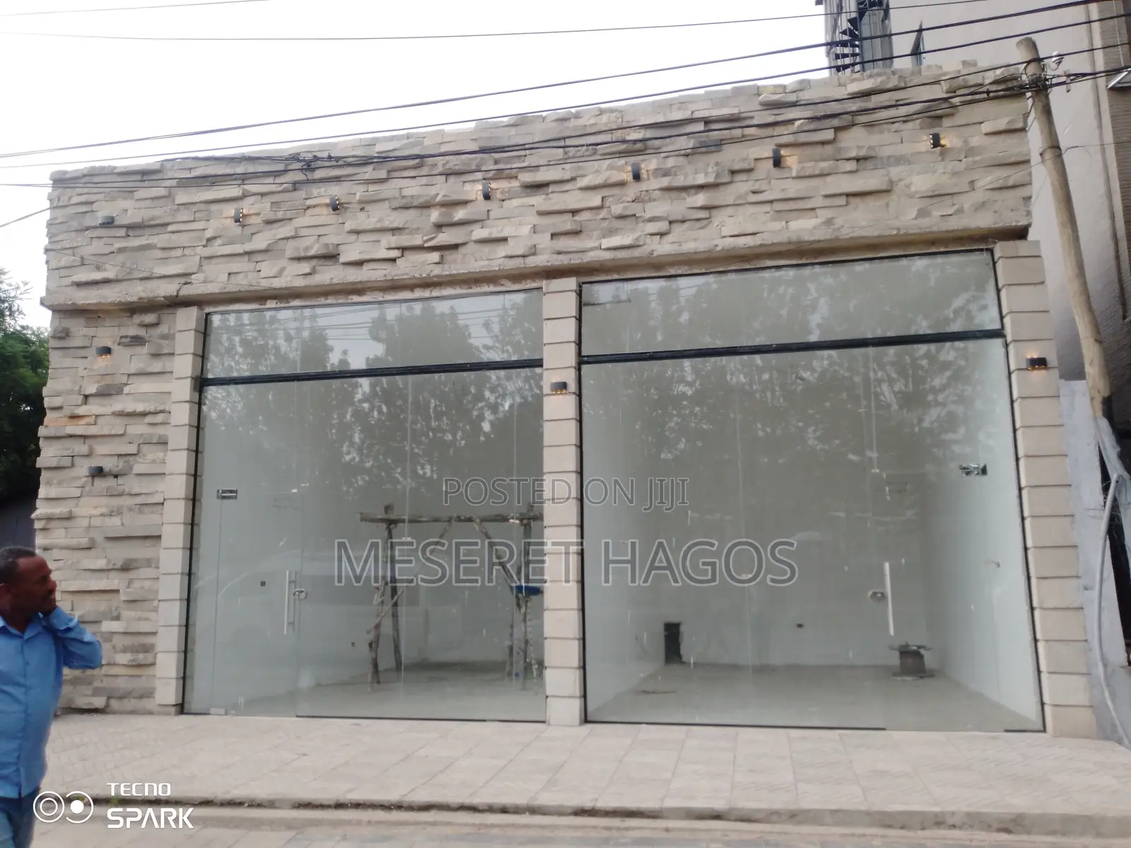 Rent Shop for Any Purpose Lamberet