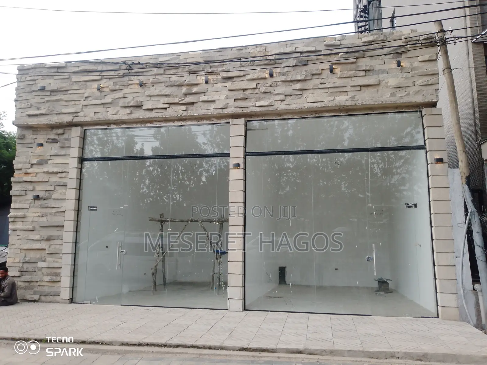 Rent Shop for Any Purpose Lamberet